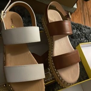 Women’s sandals